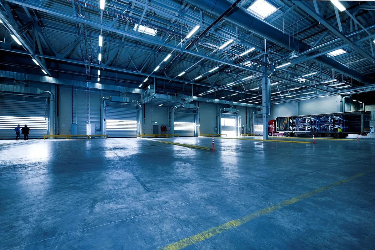 Steel-frame commercial warehouse built in New Mexico