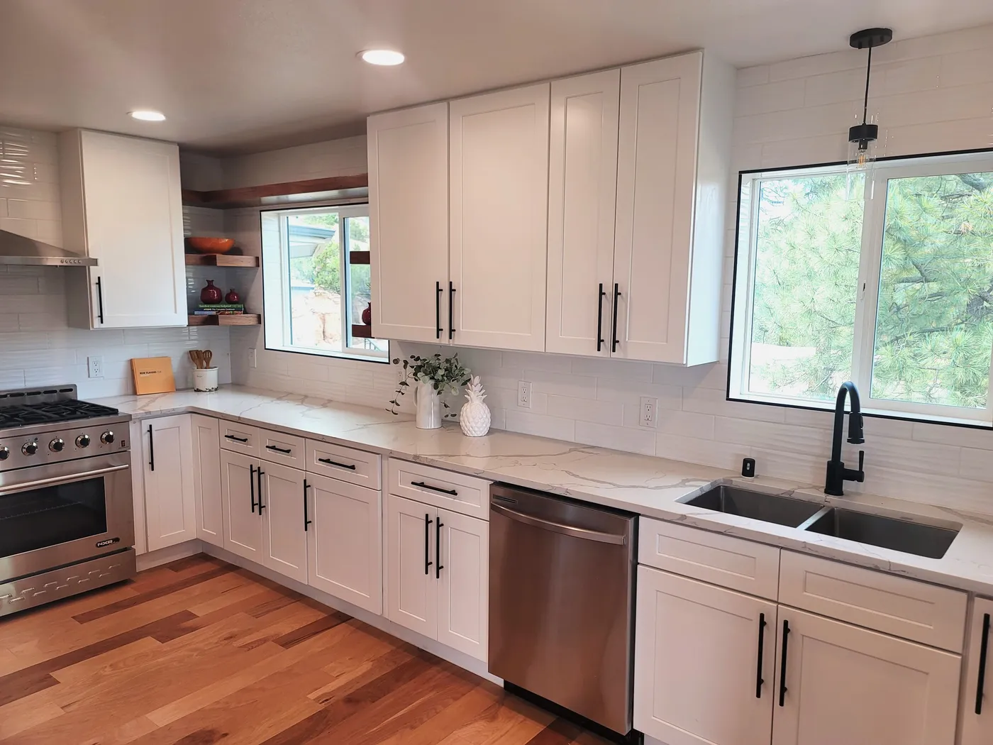 Shaker White Kitchen — photo 3